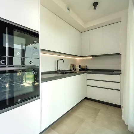 Апартаменты Garden Retreat *